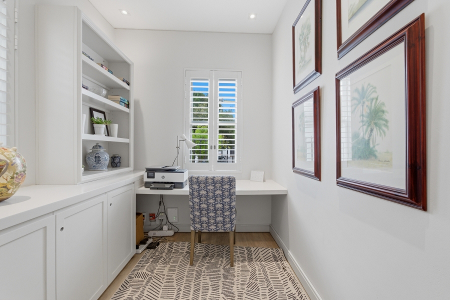 2 Bedroom Property for Sale in Green Point Western Cape